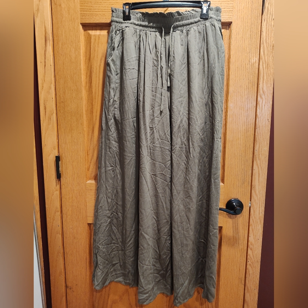 NWOT Olive Green XL Wide-Leg Women's Pants
